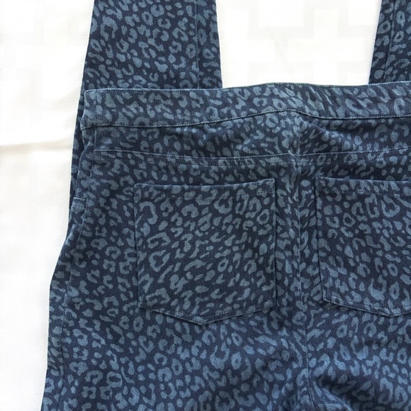 Spanx Blue Denim Leopard Jean-ish Legging Pants Women’s Size Large - Picture 6 of 7
